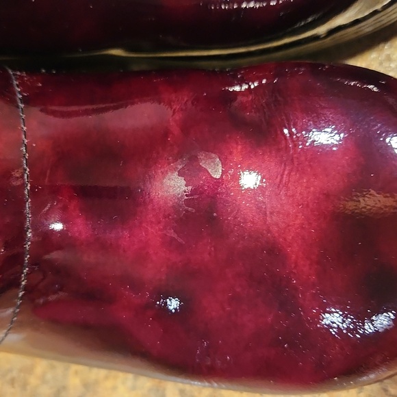 Dansko slip on clog shoe size 39 reddish/maroon color good work shoe - Picture 7 of 11
